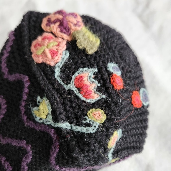 Little Journeys Chicago 100% Alpaca Wool Hand Made Knit Floral Beanie Peru - Picture 4 of 7
